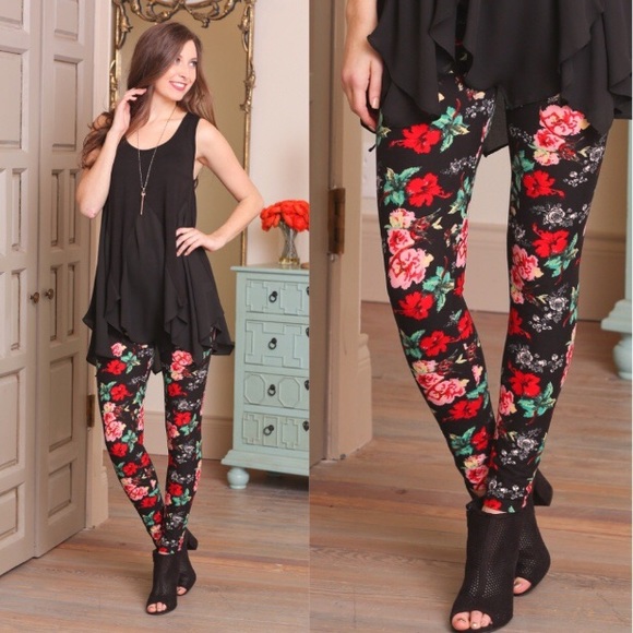 Infinity Raine Accessories - 💕New! Floral print leggings footless tights💕